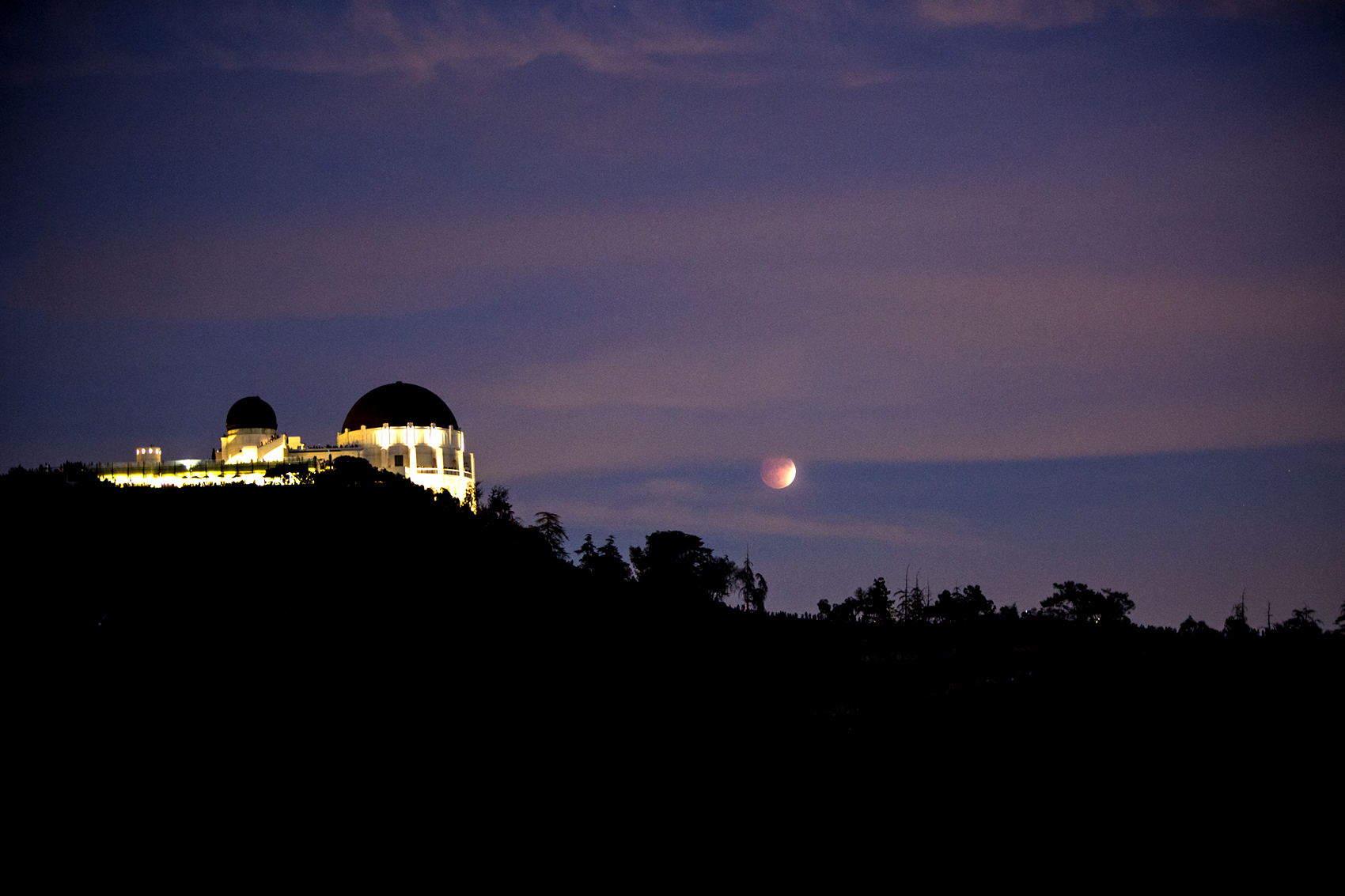 griffith-observatory blood red moon